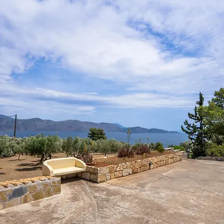 Apartment Maistros Galaxídhion