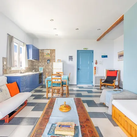 Maistros Studios Apartment